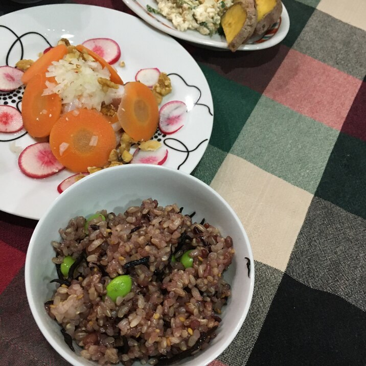 ひじきと枝豆の混ぜご飯